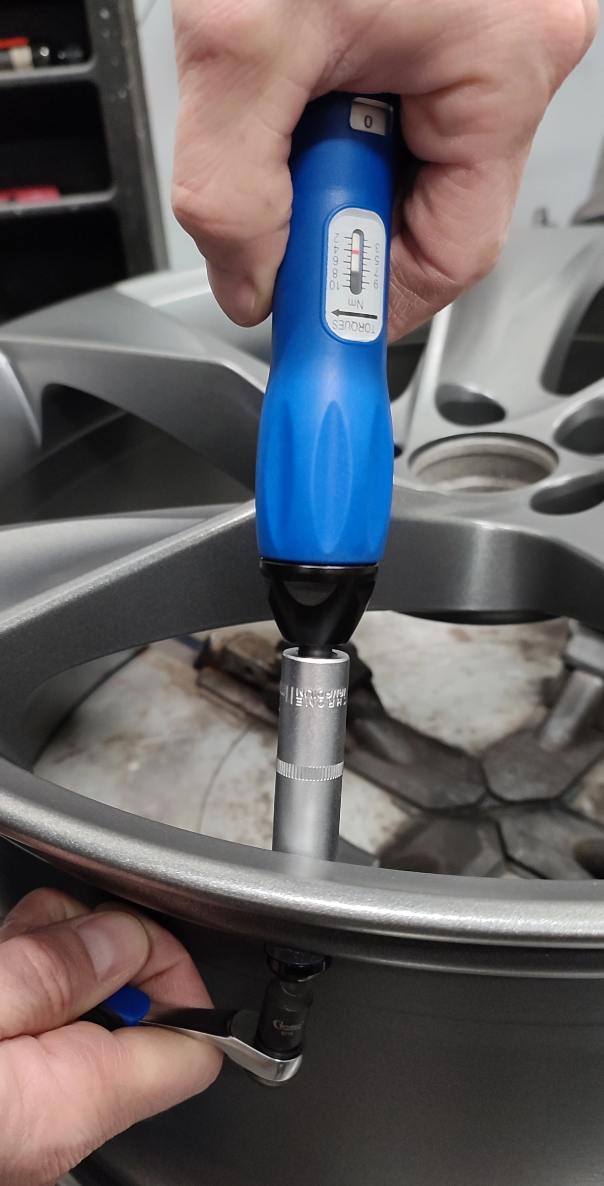 Tire Pressure Monitoring System Service Kit, 16 pcs.