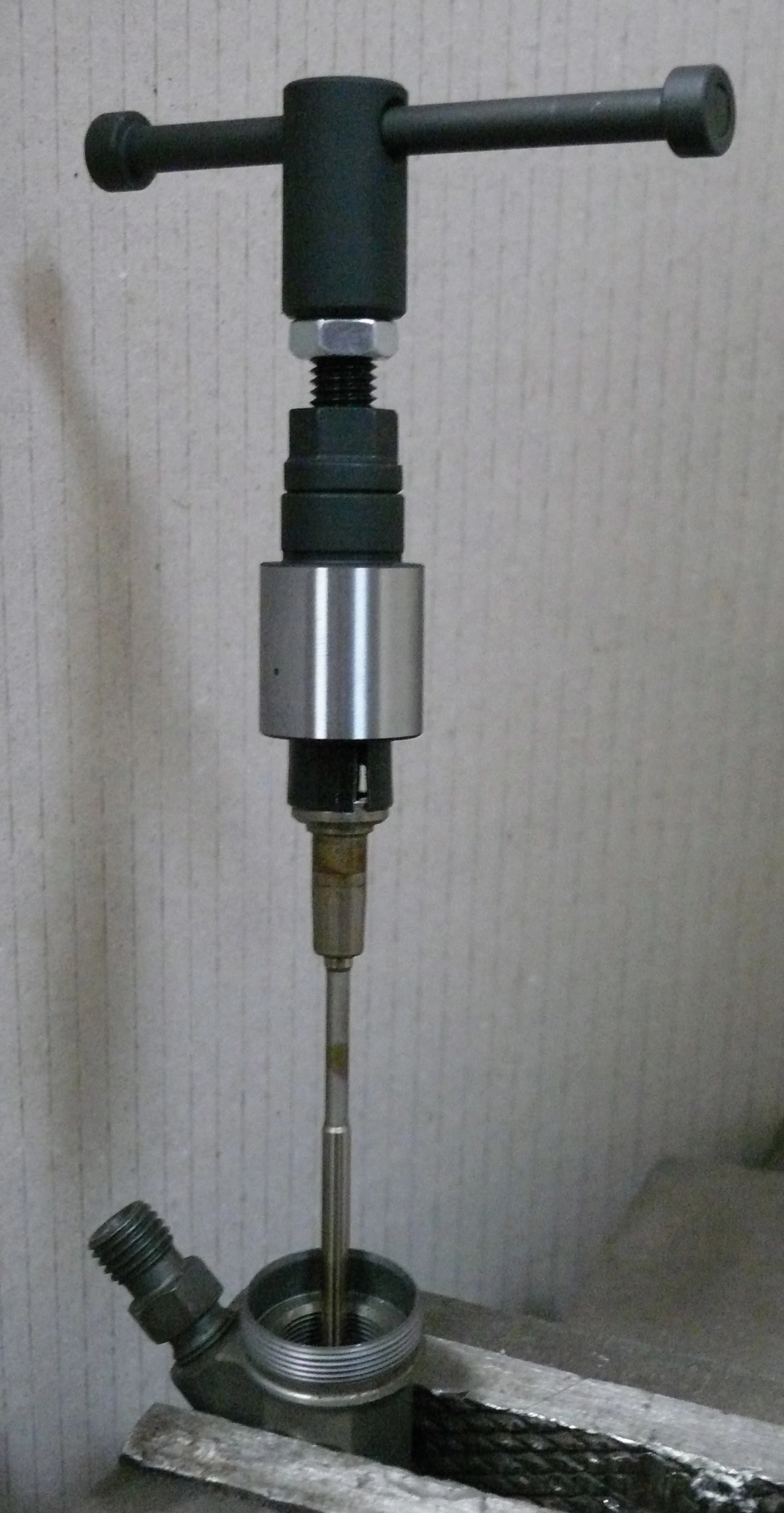 Extractor for Common Rail Injector Needles