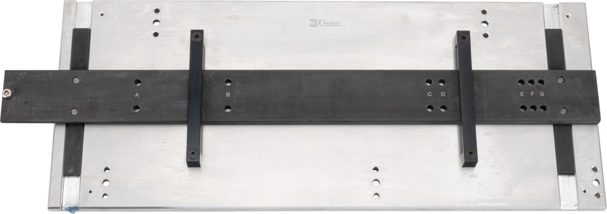 Plaque de base avec élément coulissant